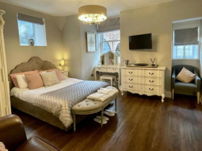Boutique Apartment with Hot Tub, Chester